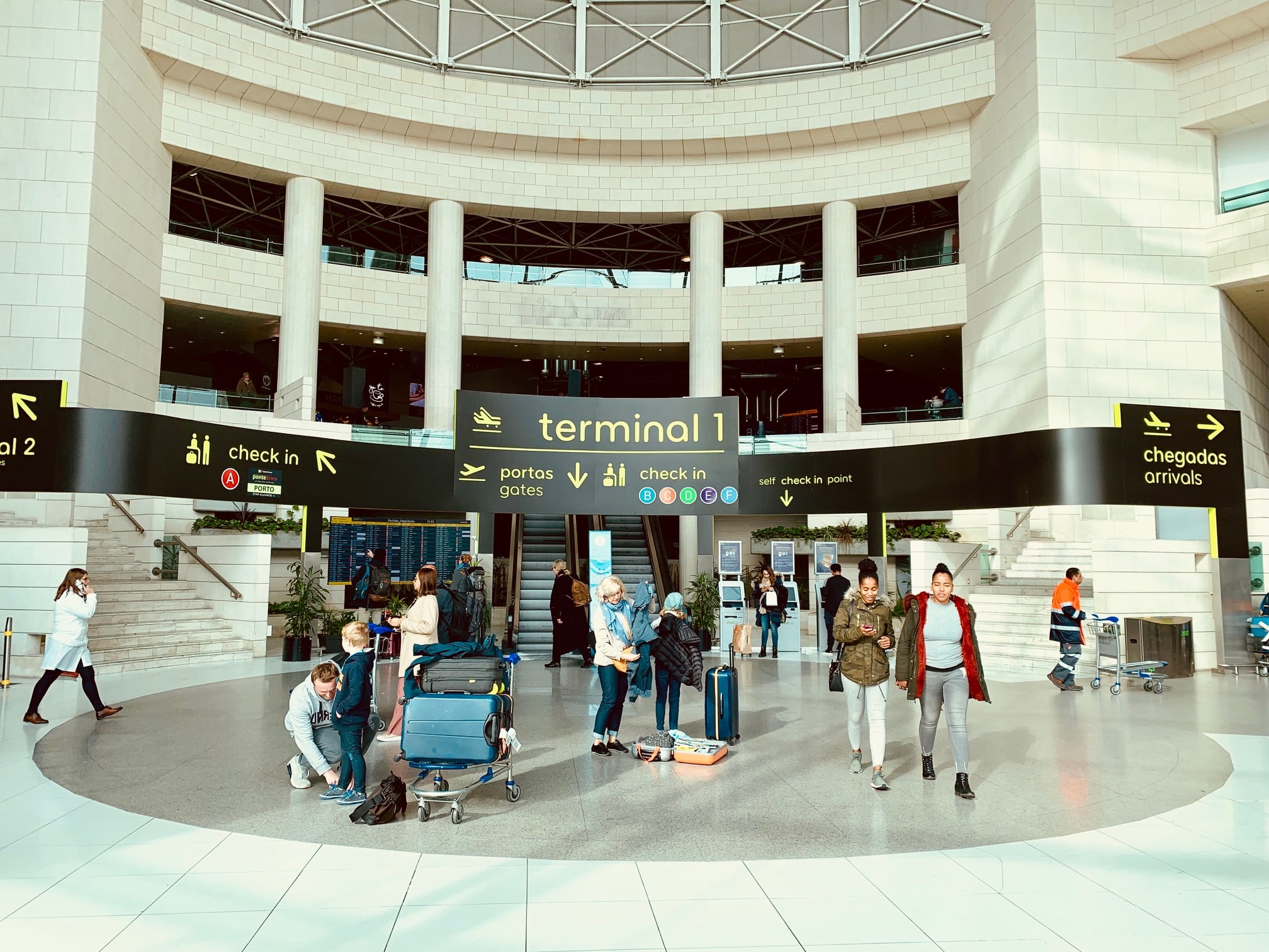 flughafen lissabon terminal 1 ankunftshalle