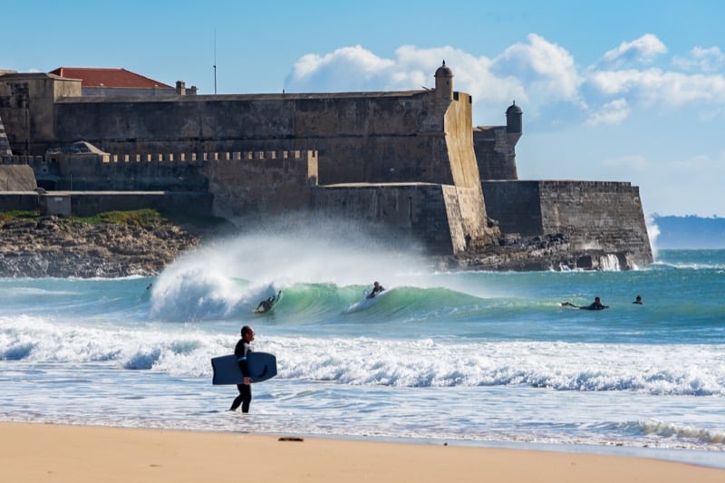 Surfen am Carcavelos Strand