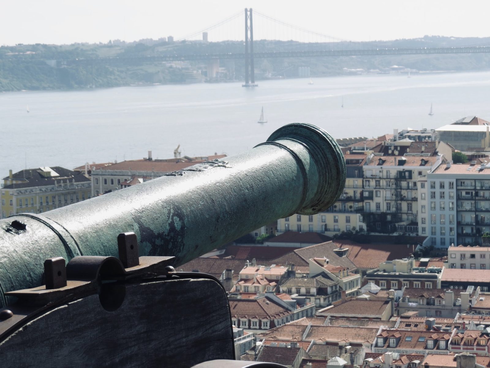 Lissabon Kanone auf dem Castelo